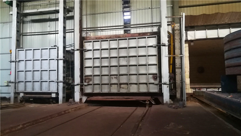 為磨機(jī)、窯做的大齒輪及輪帶的熱處理爐