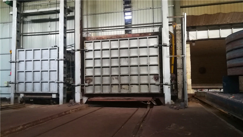 為磨機(jī)、窯做的大齒輪及輪帶的熱處理爐